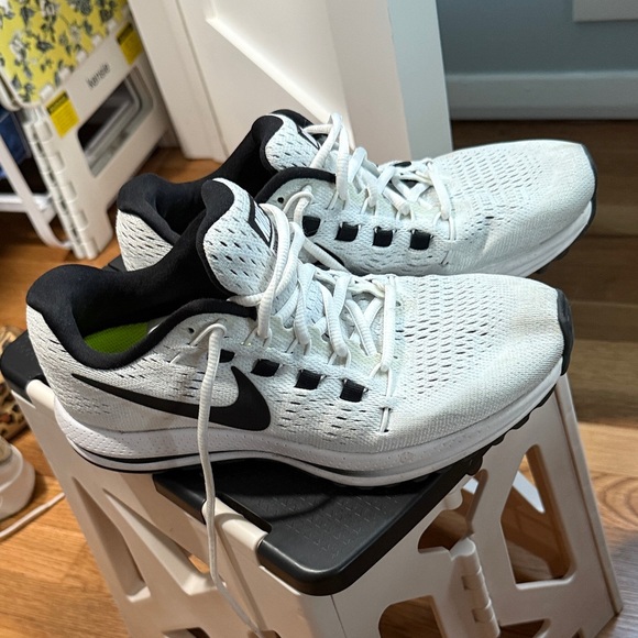Nike Zoom Vomero 12s - Picture 1 of 1